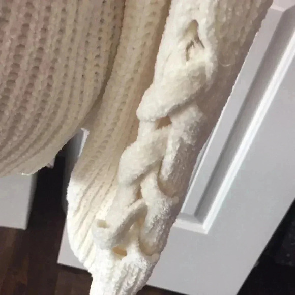 No Boundaries sweater - Picture 3 of 6